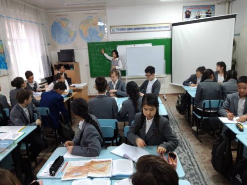 Открытый урок по программе "многоязычность". Обучение кыргызского языка как второй язык методом коммуникации.